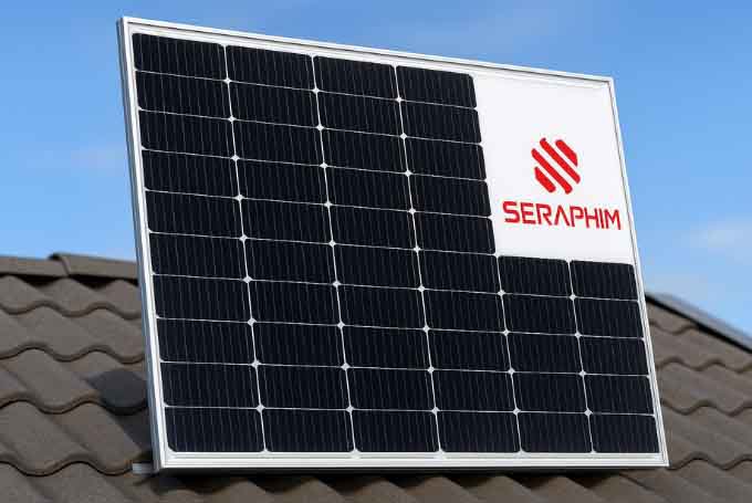 Seraphim Solar panel mounted on a tiled residential rooftop – high-efficiency monocrystalline module with Seraphim logo, ideal for Karachi solar systems in 2025.